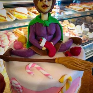 “Pasticceria Chalet Ciro: Cake Design Per Celebrare La Befana”