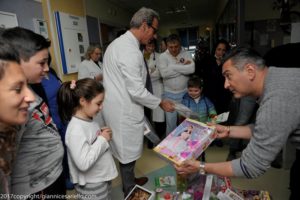 lo chef giovanni de vivo consegna i giochi