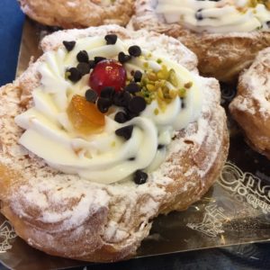 “Zeppola Cassata: Una Deliziosa Novità Della Pasticceria Chalet Ciro”