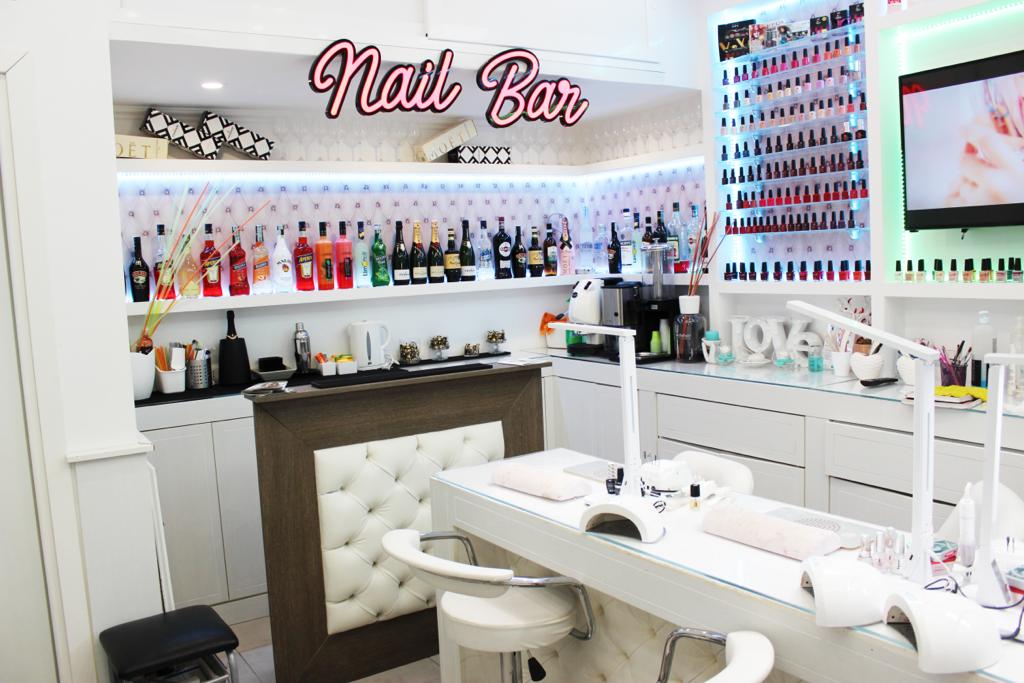 Nail Bar